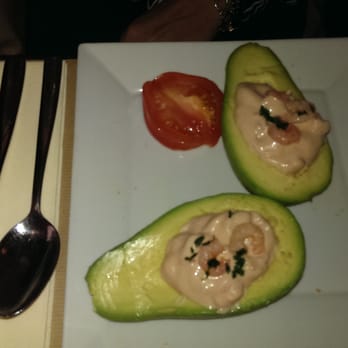 Le Café Ponce - Shrimp stuffed avocado - Cafes Near Me - Paris, 75 Le Café Ponce - Shrimp stuffed avocado - Cafes Near Me - Paris, 75