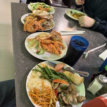 Feast Buffet - Chow Beef Lo Mien, seafood , sushi, fried shrimps, fried rice,too many to describe.. - Buffets Near Me - Renton, Washington