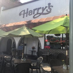 Harry's Cafe & Place - Outdoor seating