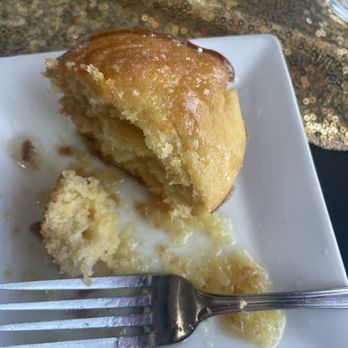 Wright Kind Of Soul Cafe - Cornbread! I don't even like cornbread and this was soooo good - Seafood Near Me - Hillside, New Jersey