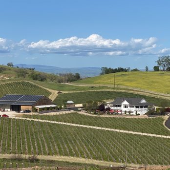 Sirena Vineyard Resort - This is the view from the rooms. Breathtaking. - Wineries Near Me - Paso Robles, California Sirena Vineyard Resort - This is the view from the rooms. Breathtaking. - Wineries Near Me - Paso Robles, California