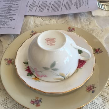 Lovey's Tea Shoppe - Table set up - British Near Me - Pacifica, California