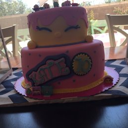 Shopkins cake!