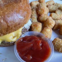 Burger and tater tots