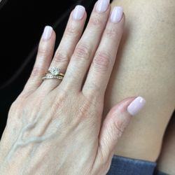 Vince Nail Spa - Dip Nails.