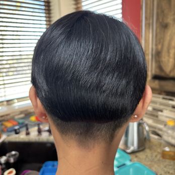 Roberto's Le Salon - Before. Bad haircut! - Hair Salons Near Me - Albuquerque, New Mexico