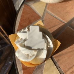 Tamara's the Cake Guru - Gluten free wedding cake cupcake