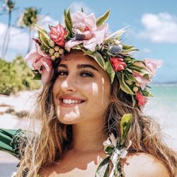Tropical Haku and tea leaf lei