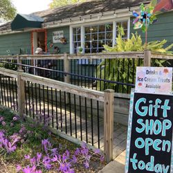 Toledo Botanical Garden - Gift shop