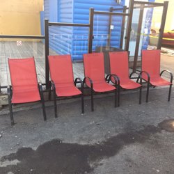 Fat Franks - Deluxe outdoor seating?