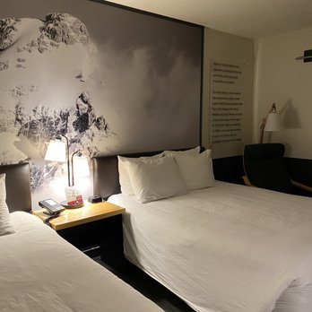 Mountain Modern - I loved the seat/reading spot in the corner - Hotels Near Me - Jackson, Wyoming Mountain Modern - I loved the seat/reading spot in the corner - Hotels Near Me - Jackson, Wyoming