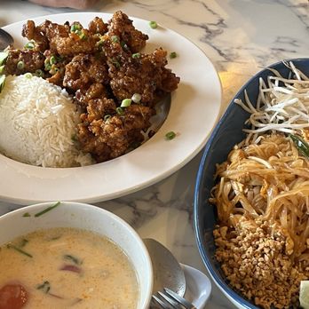 Hug Thai Express - Thai Near Me - La Mesa, California