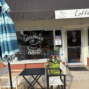 The Glendale Grind - Entryway - Coffee & Tea Near Me - St. Louis, Missouri