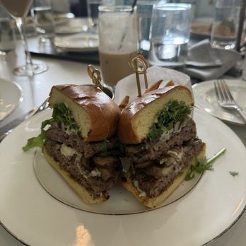 LA PARISIENNE FRENCH BISTRO - Updated February 2025 - 795 Photos & 378