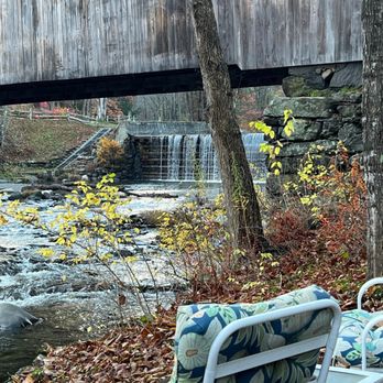 Green River Bridge Inn - Bed & Breakfast Near Me - Guilford, Vermont Green River Bridge Inn - Bed & Breakfast Near Me - Guilford, Vermont