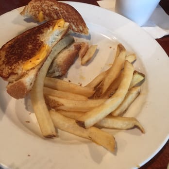 Cheddar's Scratch Kitchen - Kids grilled cheese - American Near Me - Bowling Green, Kentucky