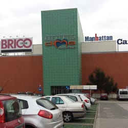 Dima Shopping Bufalotta - Ingresso principale con parcheggio scoperto