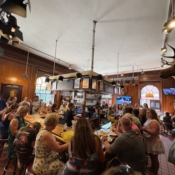Cheers - American Near Me - Boston, Massachusetts