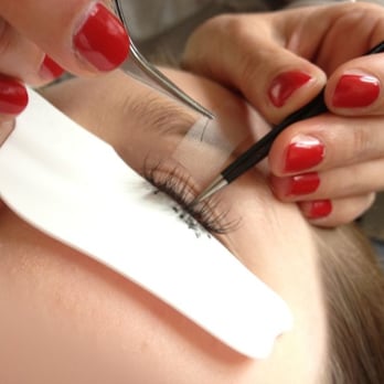 Zauberblick - Die Wachstumsphase unserer Naturwimpern Die Wachstumsphase der natürlichen Wimpern wird in drei Phasen unterteilt. Anagenphase - Skin Care Near Me - Hamburg, HH