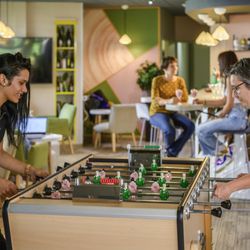 Hotel Ibis Tours Centre Gare - Hall avec jeux et animations