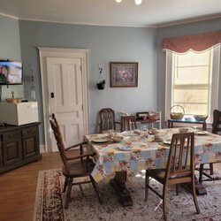 Wayne on Main Bed & Breakfast - Dining Room 2