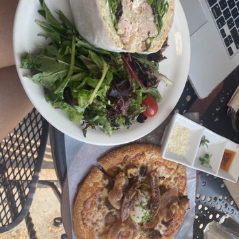 Urth Caffé-Pasadena - Tuna Sandwich and Pizza Primavera - Cafes Near Me - Pasadena, California Urth Caffé-Pasadena - Tuna Sandwich and Pizza Primavera - Cafes Near Me - Pasadena, California