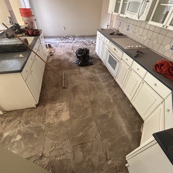 Aguilar Flooring Installations - General Contractors Near Me
