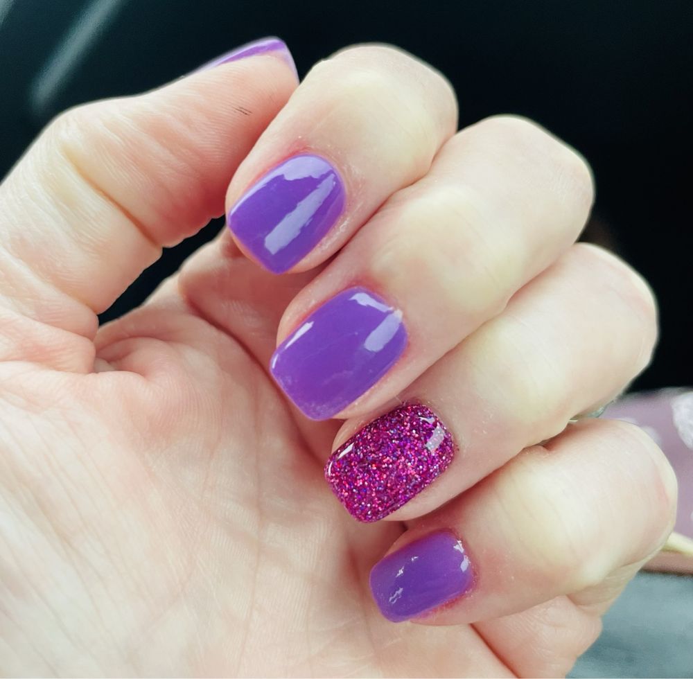 Elegant Nails Logo