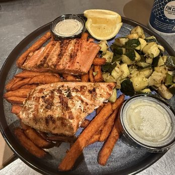California Fish Grill - Seafood Near Me - Burbank, California