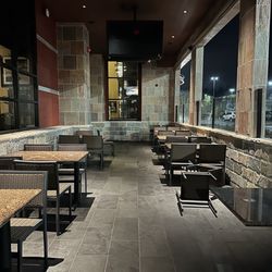 BJ's Restaurant & Brewhouse - 12/18/24 Exterior dining