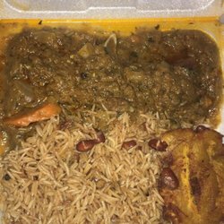 Good Shepherd Restaurant - Mixed vegetables and brown rice with red beans, and a green plaintain. Legume w Mirliton, Du riz cole avec yon banan
