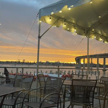 Severn Inn - Seafood Near Me - Annapolis, Maryland