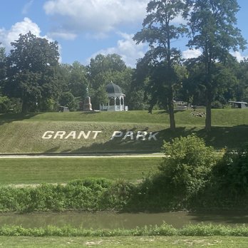 Grant Park - Grant Park Sign - Parks Near Me - Galena, Illinois