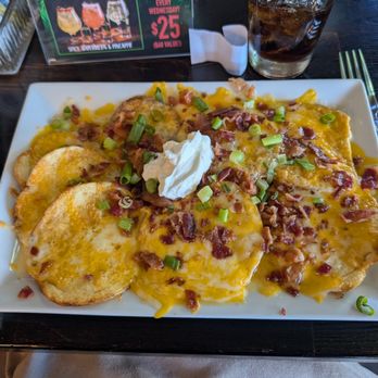 Hennessey's Tavern - Irish nachos - Juice Bars & Smoothies Near Me - Seal Beach, California