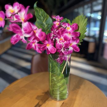 Petals and Stems Floral Studio - Centerpieces for a tropical themed event - Party Equipment Rentals Near Me - New York, New York Petals and Stems Floral Studio - Centerpieces for a tropical themed event - Party Equipment Rentals Near Me - New York, New York
