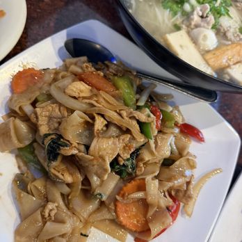 Thippawan Thai Restaurant - Pork drunken noodle extra spicyyyy (the best dish) - Thai Near Me - Rancho Cucamonga, California Thippawan Thai Restaurant - Pork drunken noodle extra spicyyyy (the best dish) - Thai Near Me - Rancho Cucamonga, California