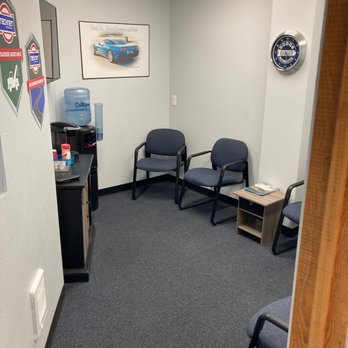 Expert Alignment & Brake - Waiting room - Auto Repair Near Me - Spokane, Washington Expert Alignment & Brake - Waiting room - Auto Repair Near Me - Spokane, Washington