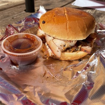 225 BBQ - BBQ Chicken Sandwich - Barbeque Near Me - Arlington, Texas 225 BBQ - BBQ Chicken Sandwich - Barbeque Near Me - Arlington, Texas