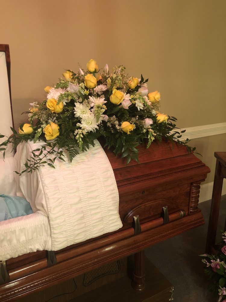 HIRAM FLOWER SHOP Updated July 2024 4327 Brownsville Rd SW, Powder