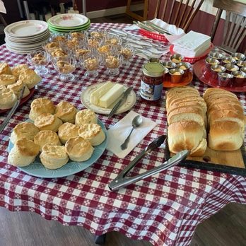 Campbell's Creelsboro County Store - Sandwiches Near Me - Jamestown, Kentucky
