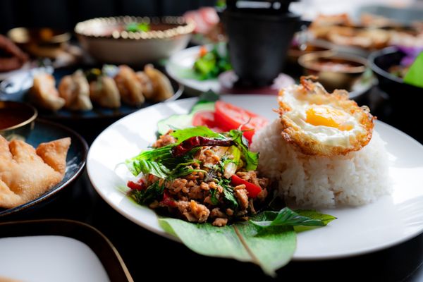 Som Dee Thai Kitchen & Bar by null
