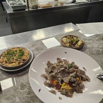 Senia - Cocktail Bars Near Me - Honolulu, Hawaii
