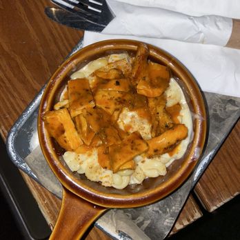 Fools Gold NYC - Mac N Cheese with Grilled Buffalo Chicken - Cocktail Bars Near Me - New York, New York Fools Gold NYC - Mac N Cheese with Grilled Buffalo Chicken - Cocktail Bars Near Me - New York, New York