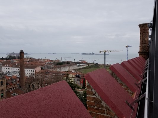 Skyline Rooftop Bar by null