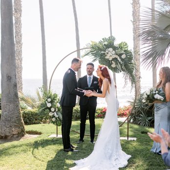 Weddings Royale - Officiants Near Me - Aliso Viejo, California Weddings Royale - Officiants Near Me - Aliso Viejo, California
