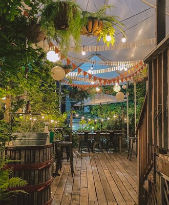 Bottlehouse by null