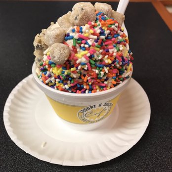 Yogurt & Such Cafe - Pb w cookie dough and rainbow sprinkles - Ice Cream & Frozen Yogurt Near Me - Plainview, New York