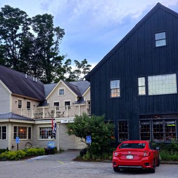 The Common Man Restaurant - American Near Me - Lincoln, New Hampshire