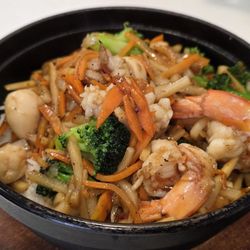 Seafood claypot rice