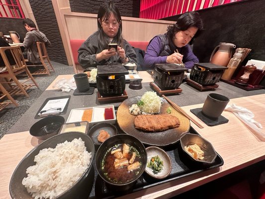 Gyukatsu Motomura Nishi Shinjuku by null